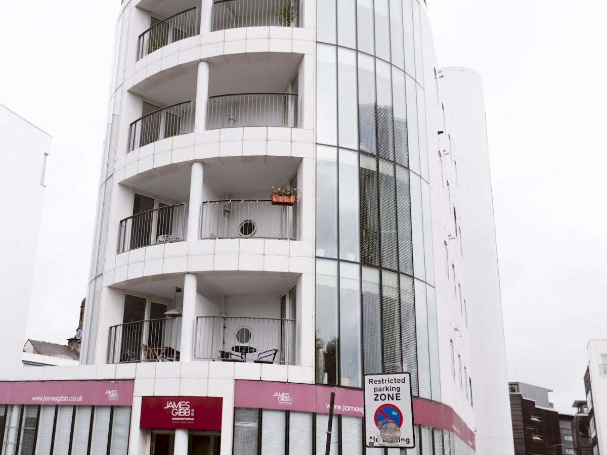 Pass The Keys Stylish 2Bed Rental Unit Glasgow Green Exterior photo