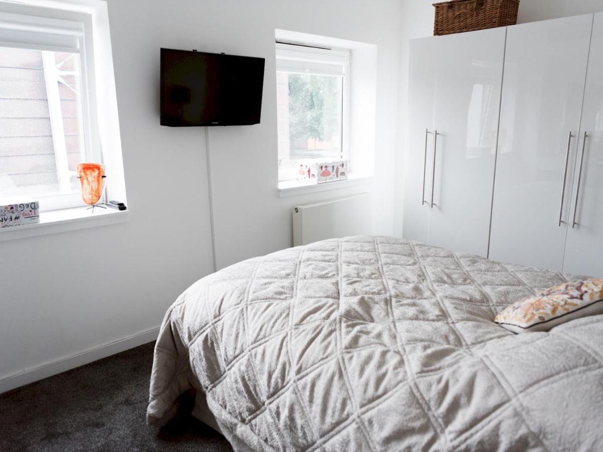 Pass The Keys Stylish 2Bed Rental Unit Glasgow Green Exterior photo