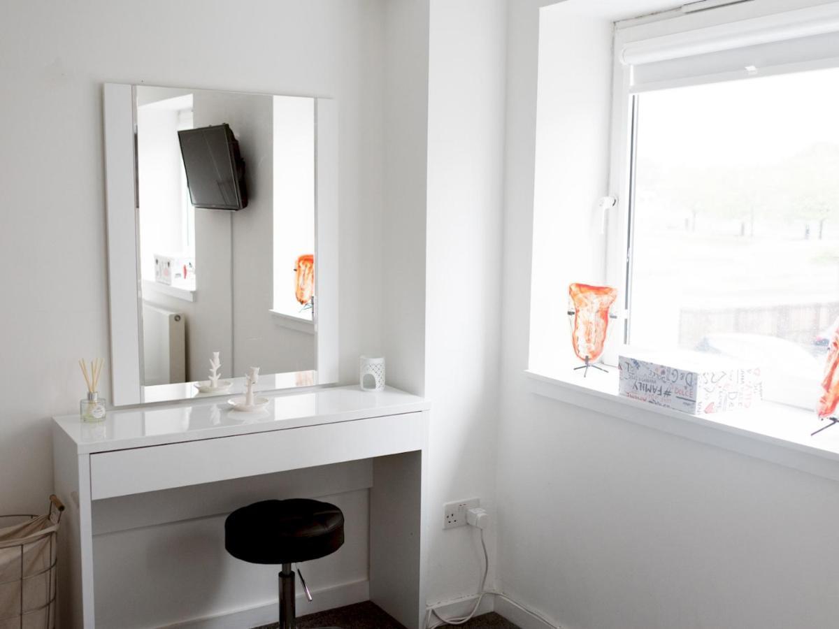 Pass The Keys Stylish 2Bed Rental Unit Glasgow Green Exterior photo