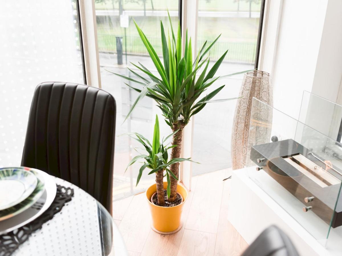 Pass The Keys Stylish 2Bed Rental Unit Glasgow Green Exterior photo