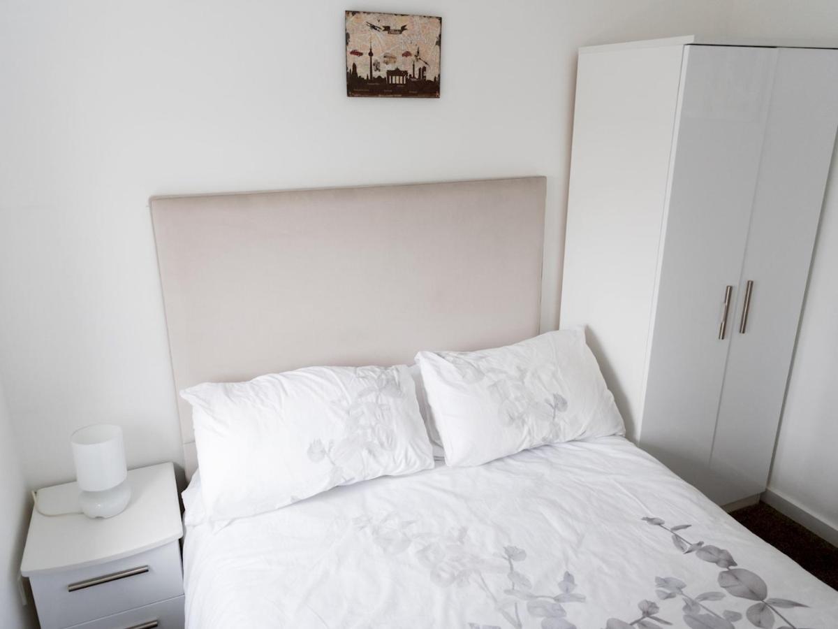 Pass The Keys Stylish 2Bed Rental Unit Glasgow Green Exterior photo