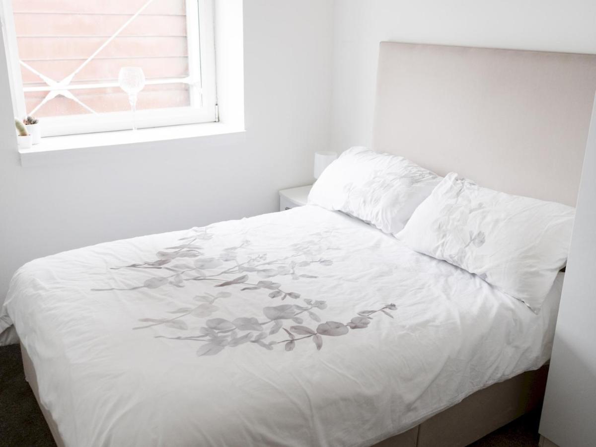 Pass The Keys Stylish 2Bed Rental Unit Glasgow Green Exterior photo