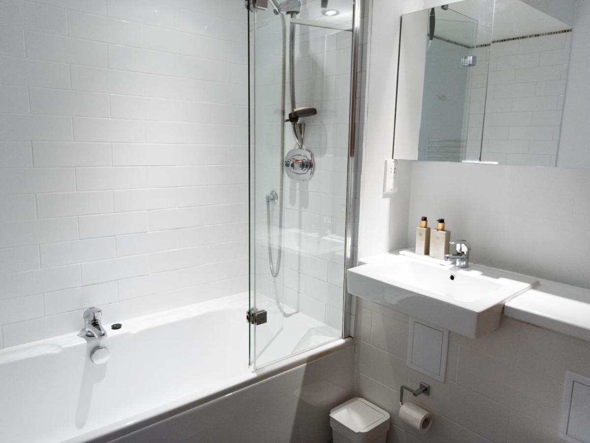Pass The Keys Stylish 2Bed Rental Unit Glasgow Green Exterior photo